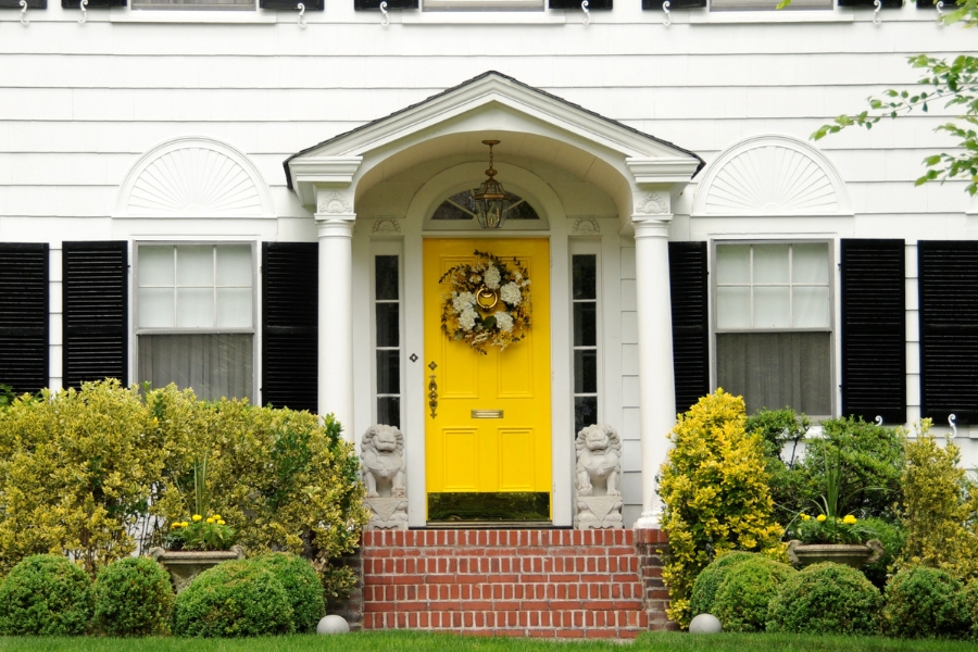 yellow front doors gta